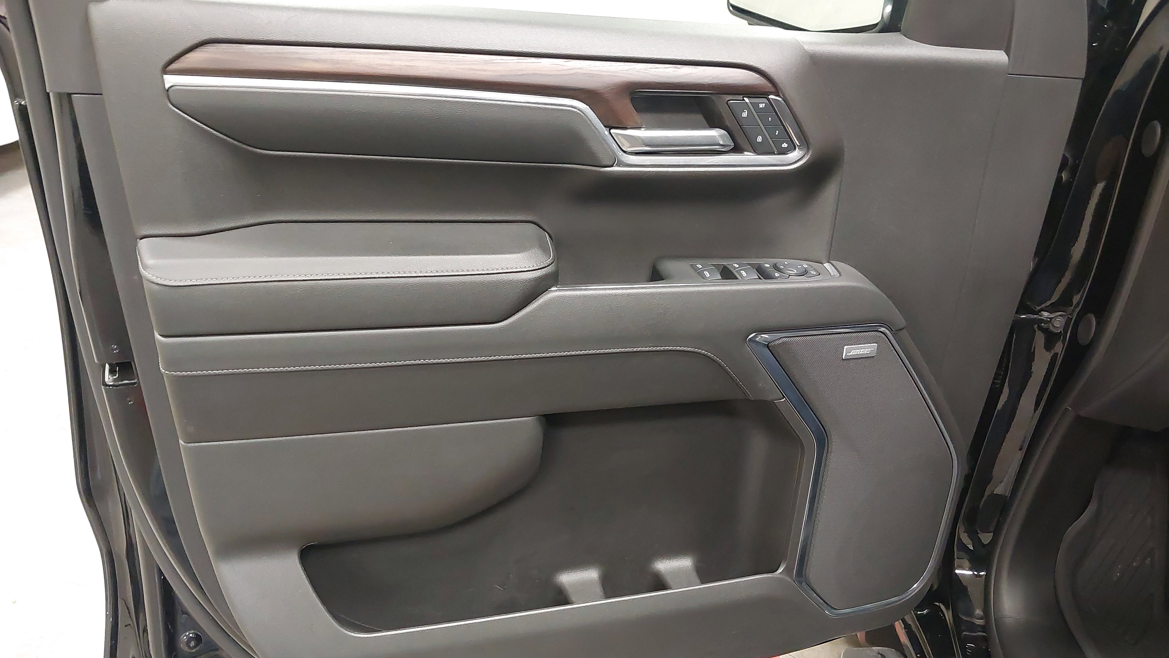 Used 2024 GMC Sierra 1500 SLT w/ SLT Premium Plus Package image 24