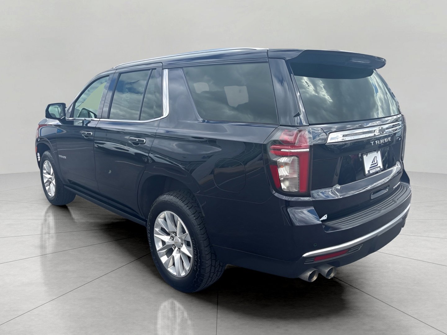 Used 2023 Chevrolet Tahoe Premier w/ Premium Package AWD/4WD image 5
