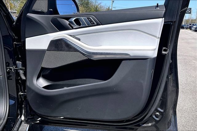 Used 2025 BMW X5 xDrive40i w/ Climate Comfort Package image 29