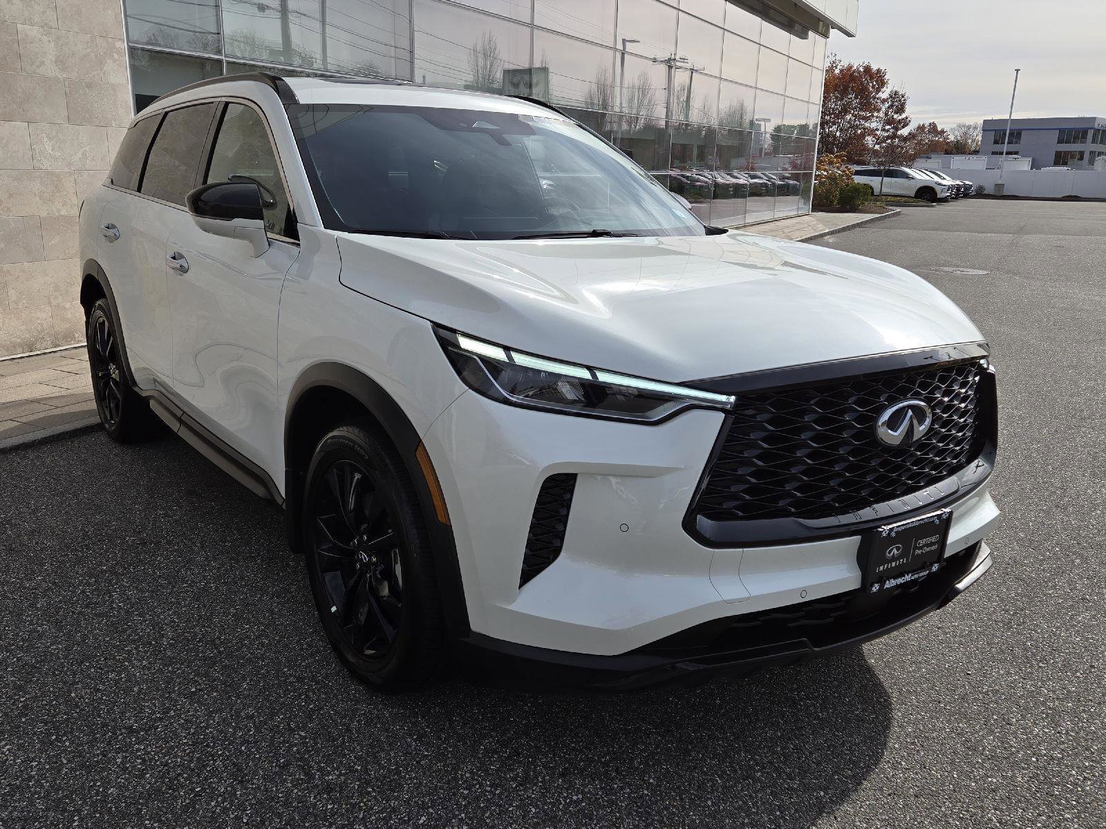 Certified 2025 INFINITI QX60 Luxe w/ Black Edition image 16