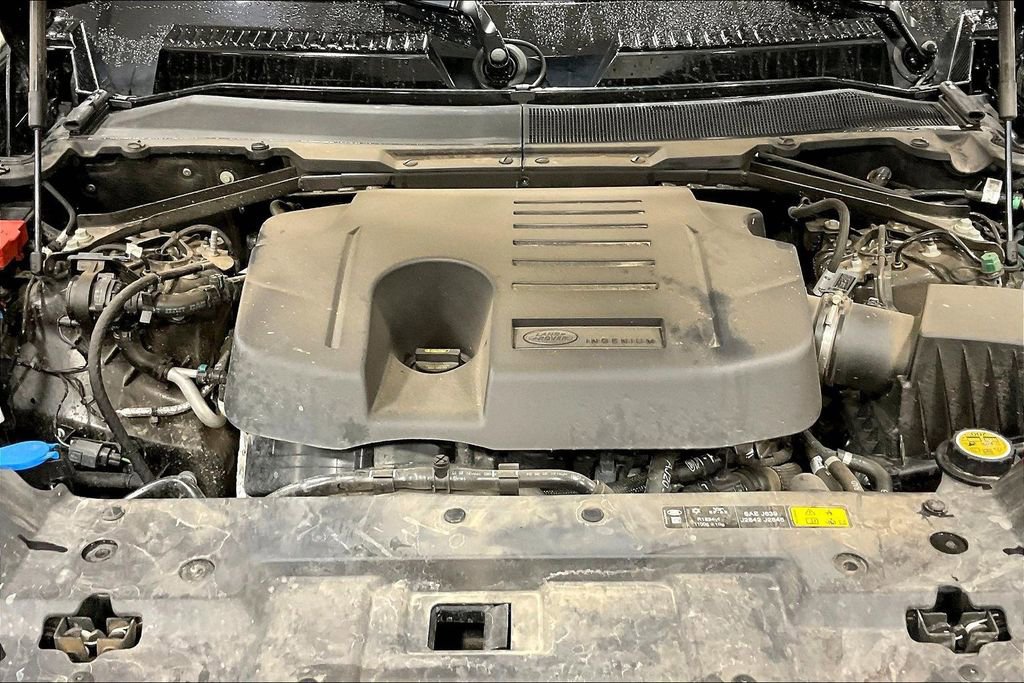 Used 2024 Land Rover Defender 130 S image 31