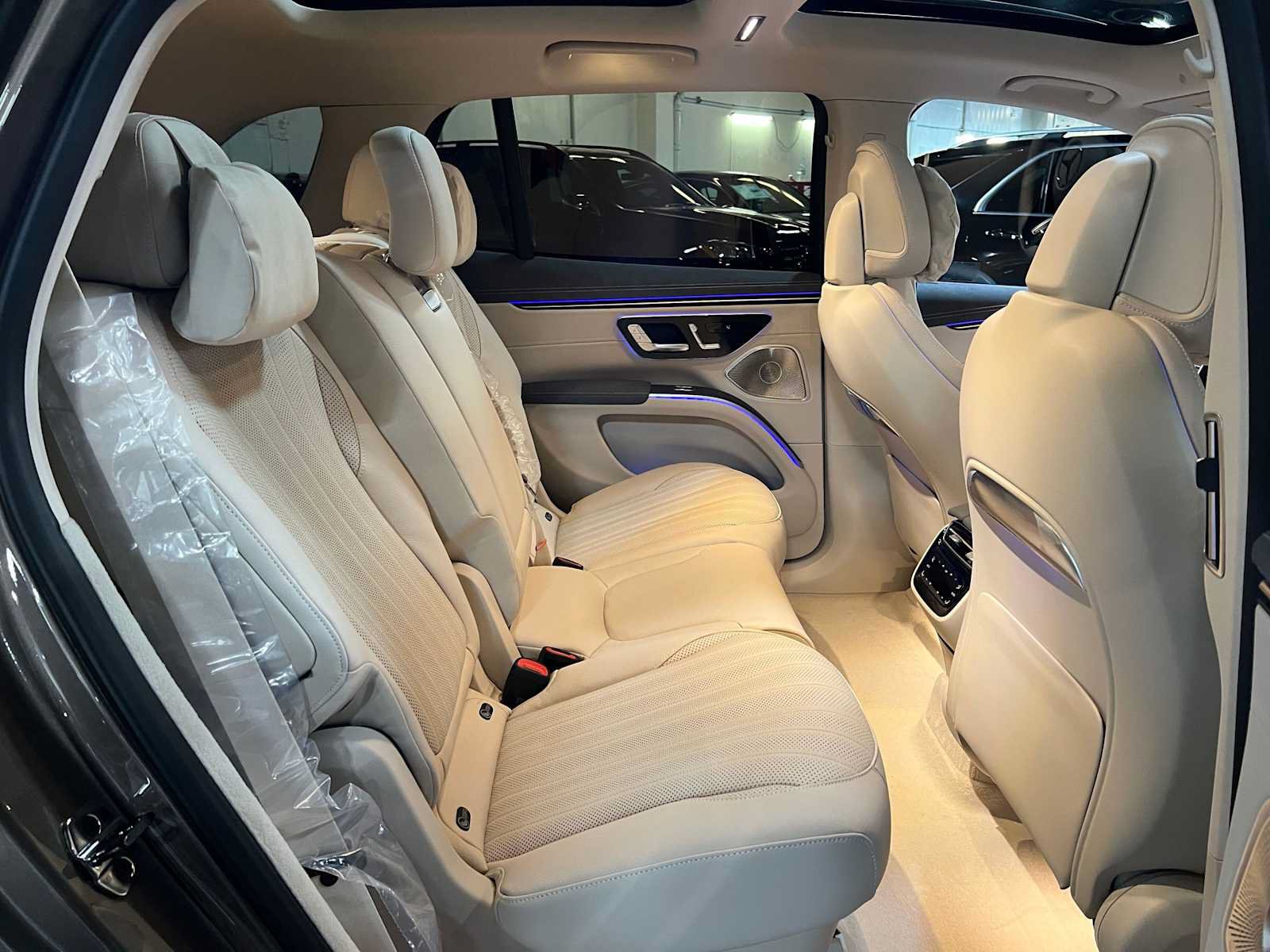 New 2026 Mercedes-Benz EQS 400 4MATIC SUV image 13