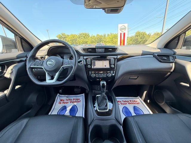 Certified 2017 Nissan Rogue Sport SL w/ SL Premium Package AWD/4WD image 22