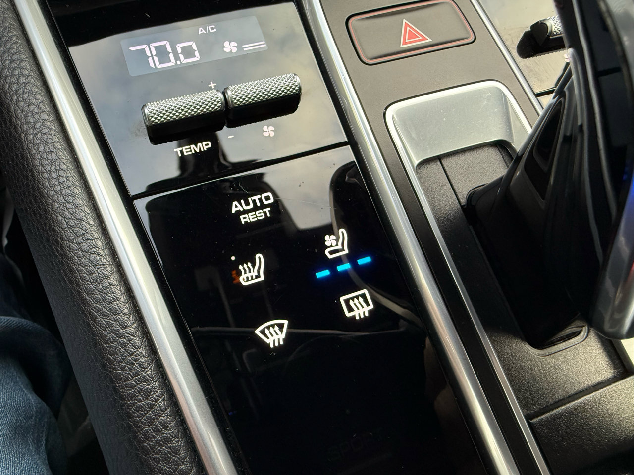 Used 2019 Porsche Panamera 4 image 40