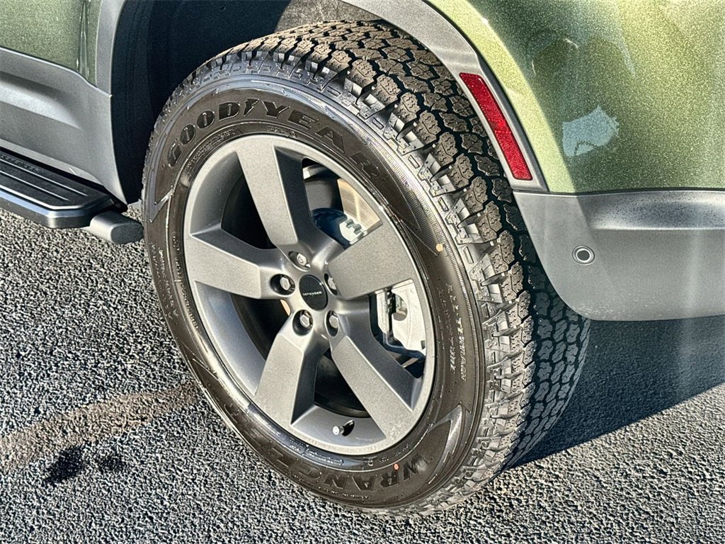 Used 2026 Land Rover Defender 110 S image 11