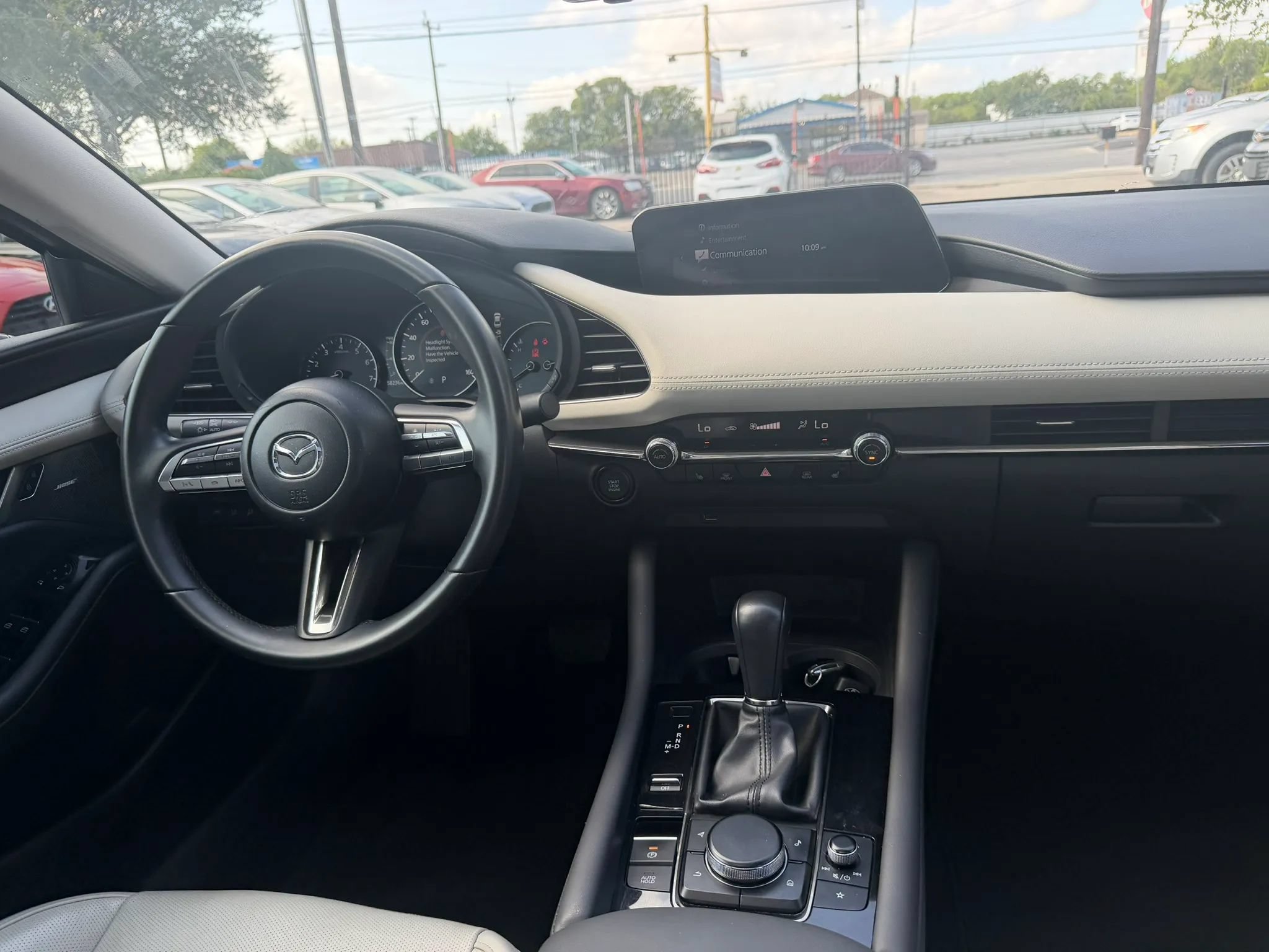 Used 2020 MAZDA MAZDA3 Sedan w/ Black Accent Package FWD image 17