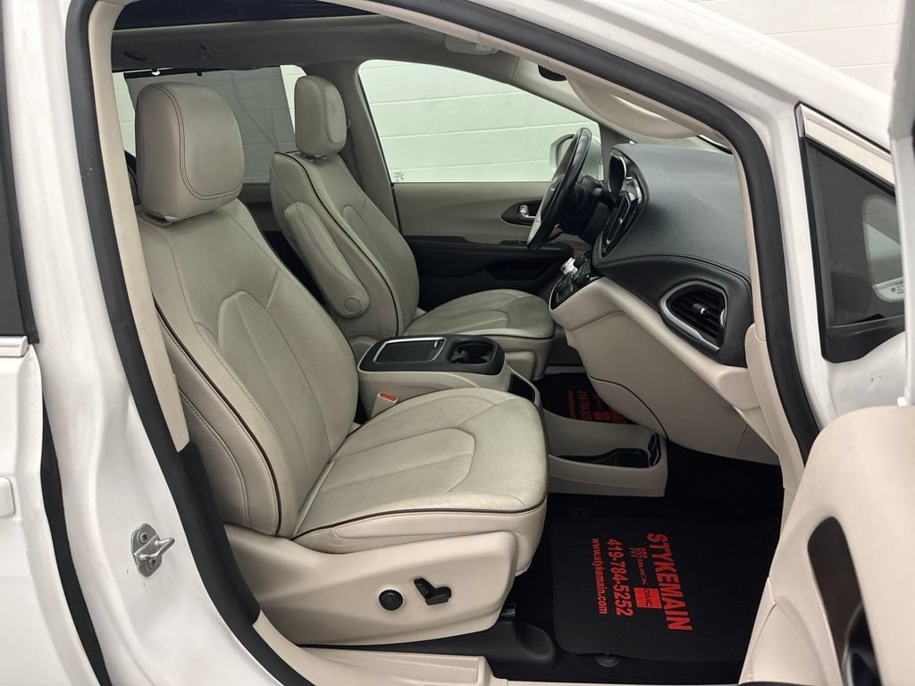 Used 2020 Chrysler Pacifica Limited FWD image 54