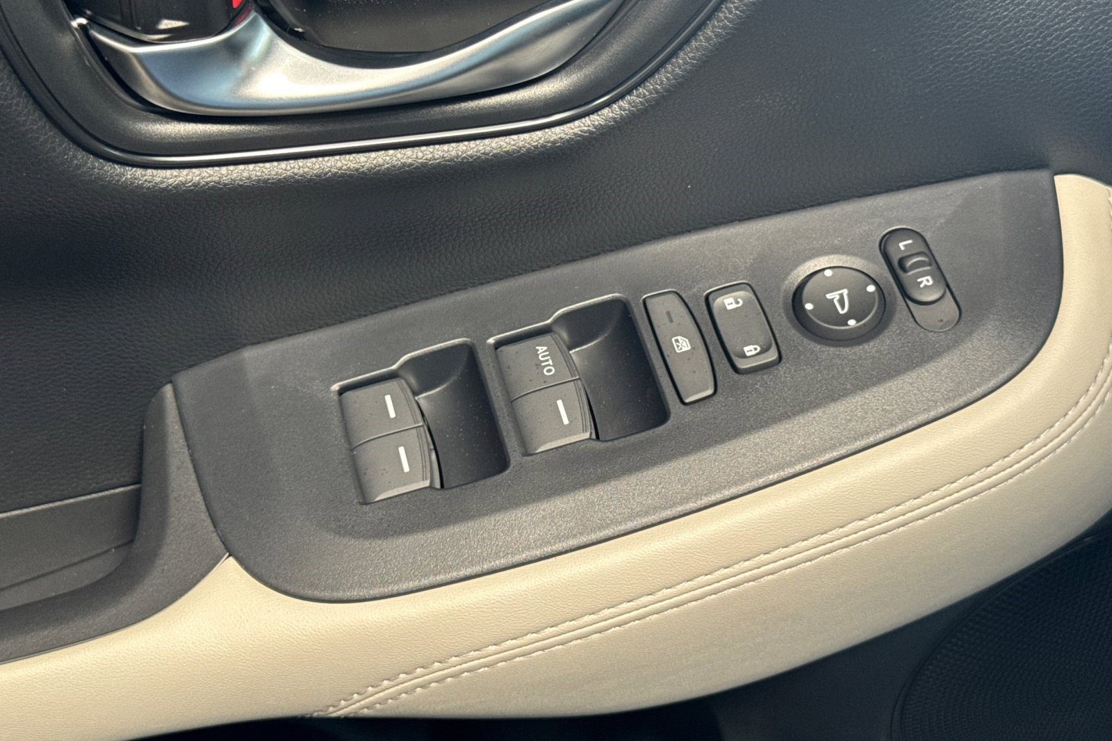 New 2027 Honda HR-V LX image 13