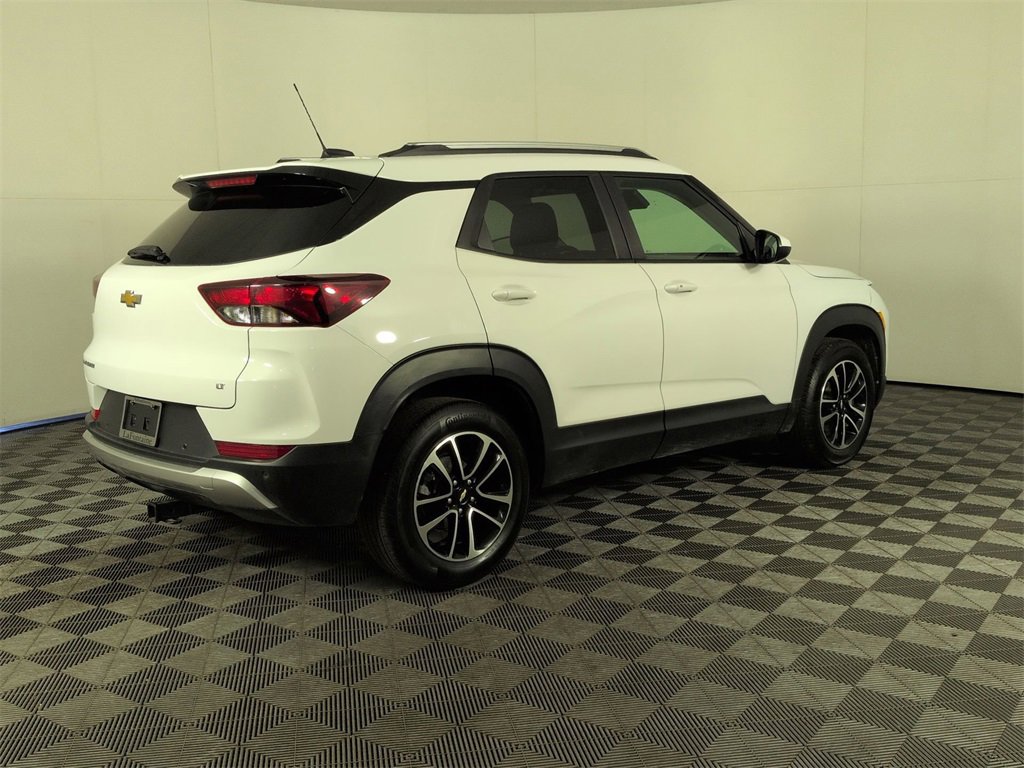 Used 2024 Chevrolet TrailBlazer LT w/ LT Cold Weather Package image 8