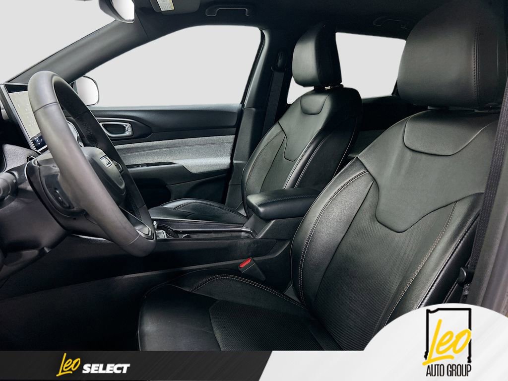 Used 2023 Jeep Compass Latitude image 20