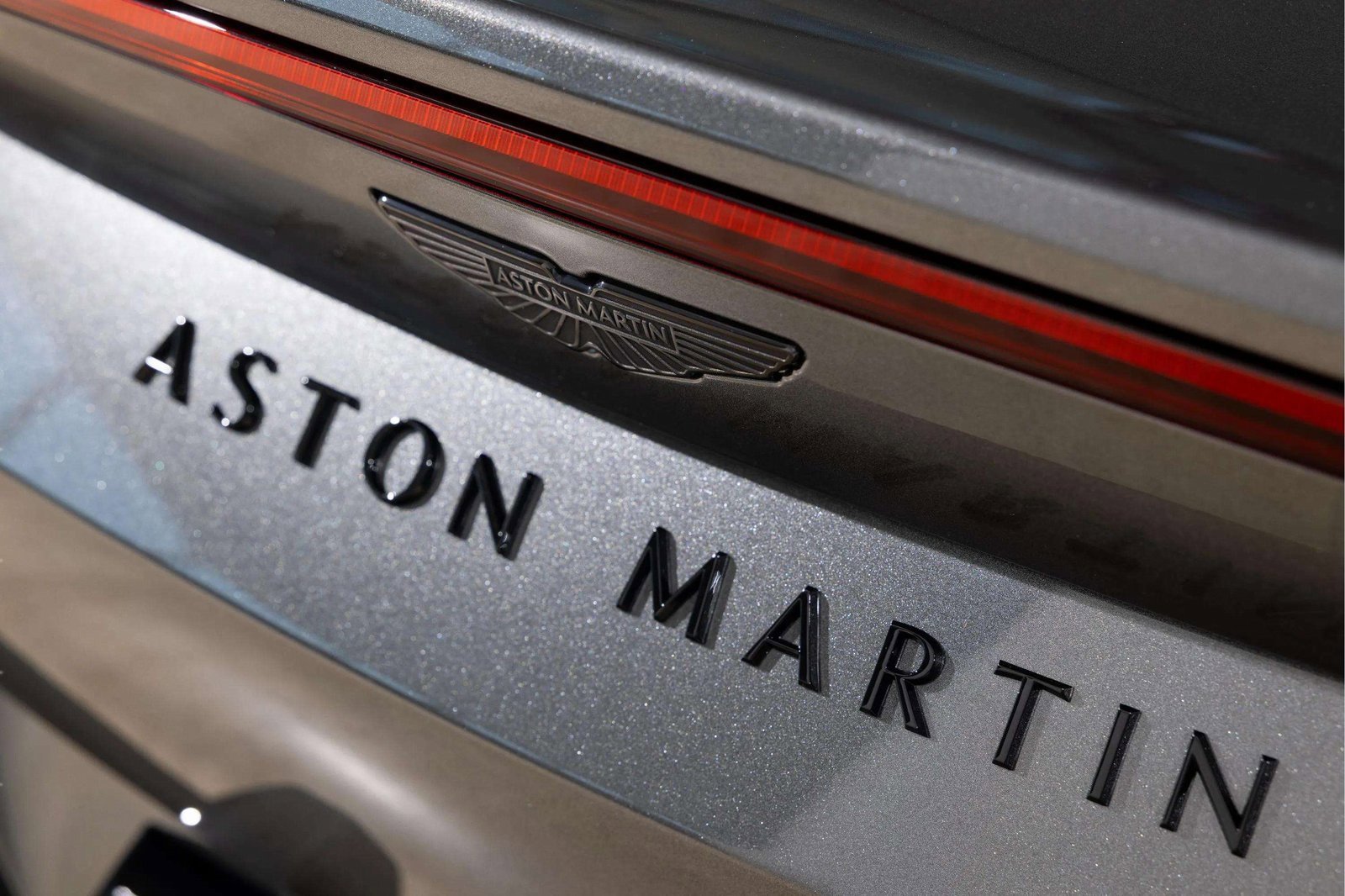 New 2026 Aston Martin V8 Vantage Roadster image 20