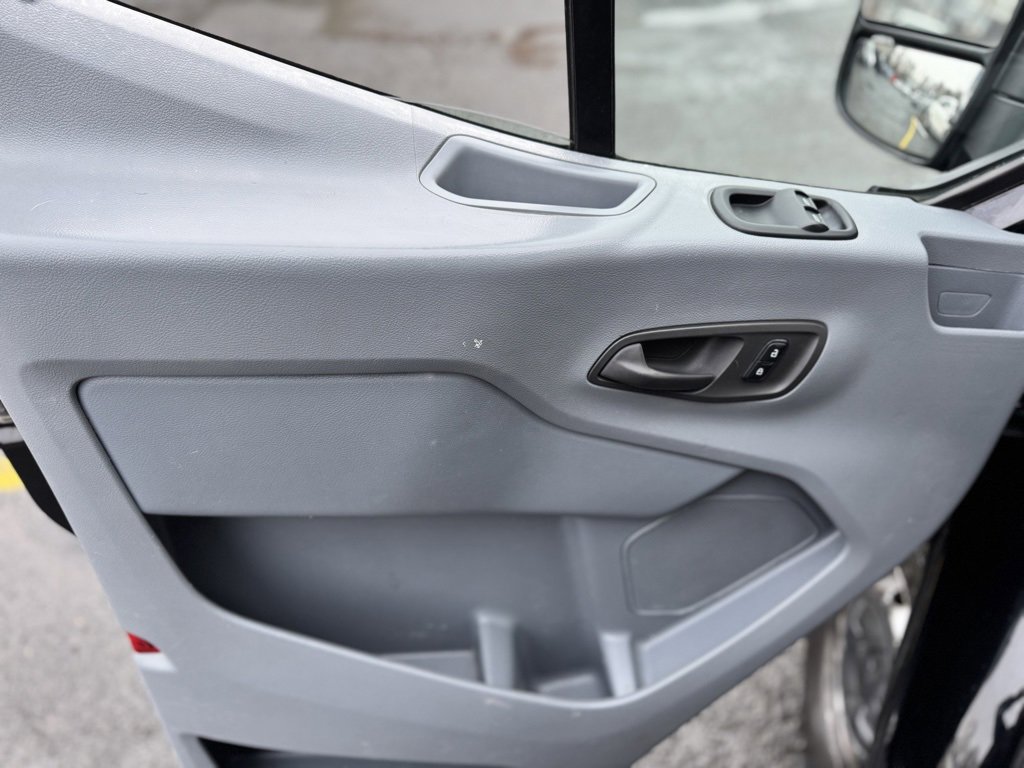 Used 2018 Ford Transit 250 148 Medium Roof image 18