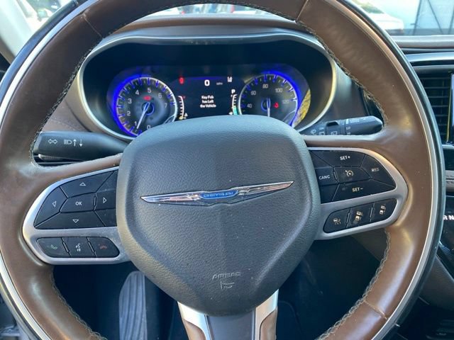 Used 2017 Chrysler Pacifica Limited FWD image 17