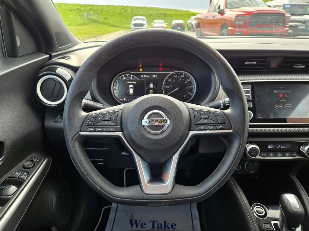 Used 2018 Nissan Kicks SV FWD image 15