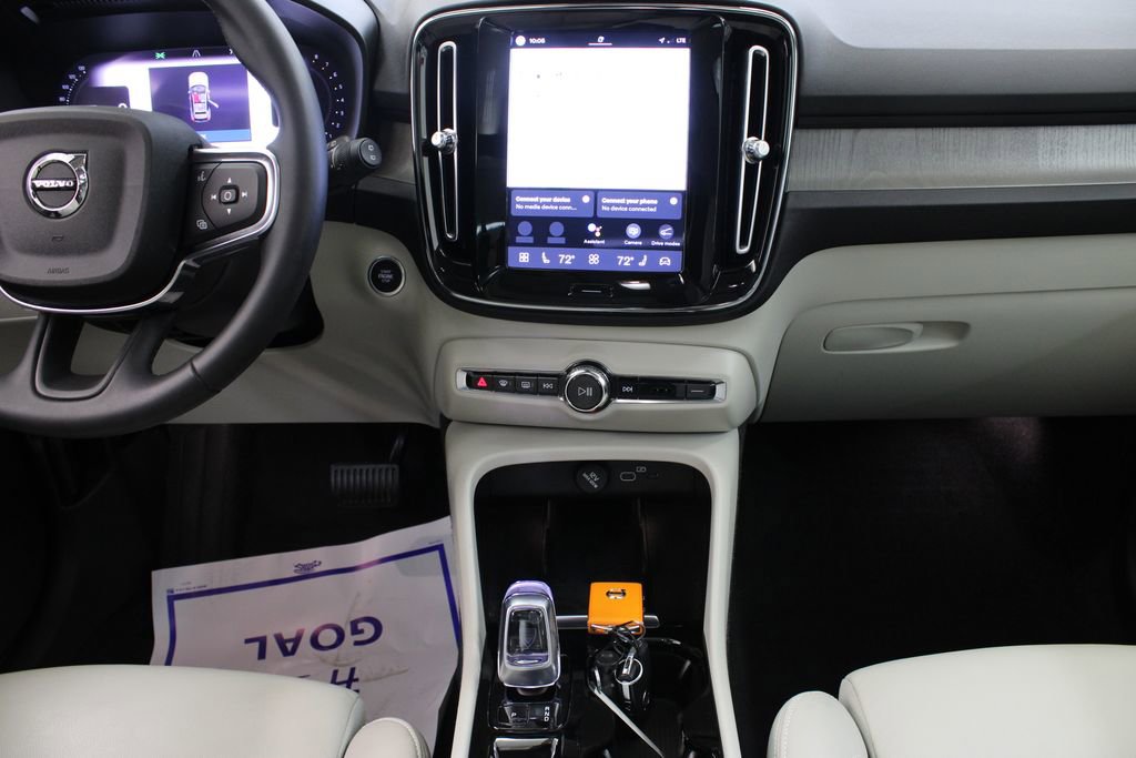 Used 2023 Volvo XC40 B4 Plus w/ Driver Assist Package image 24