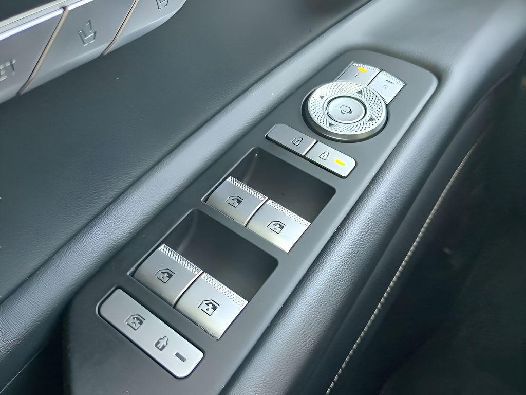 Used 2023 Genesis GV80 2.5T w/ Prestige Package image 29