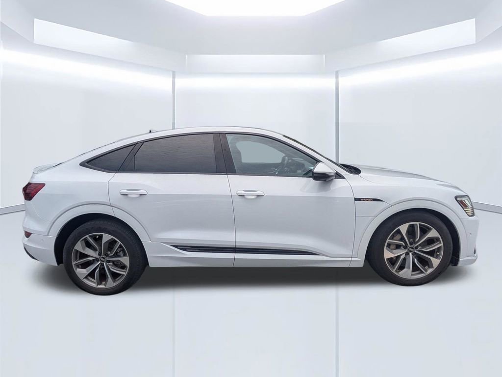 Used 2021 Audi e-tron Premium Plus w/ Premium Plus Package AWD/4WD image 3