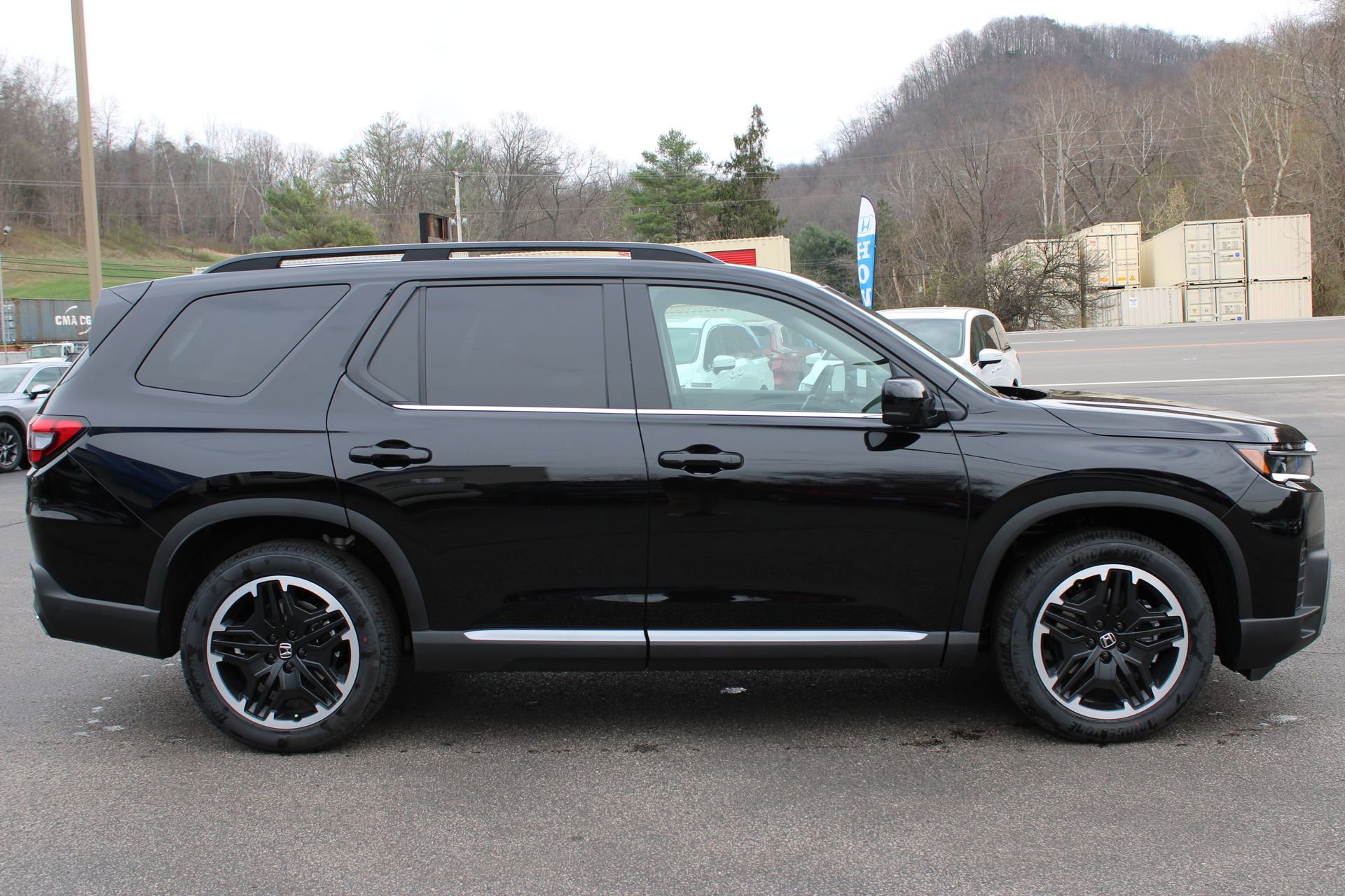 New 2026 Honda Pilot Touring image 7