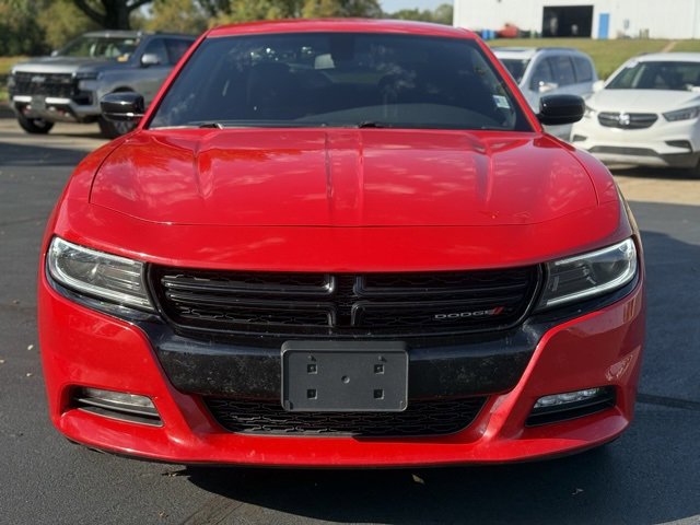 Used 2022 Dodge Charger SXT w/ Blacktop Package image 2