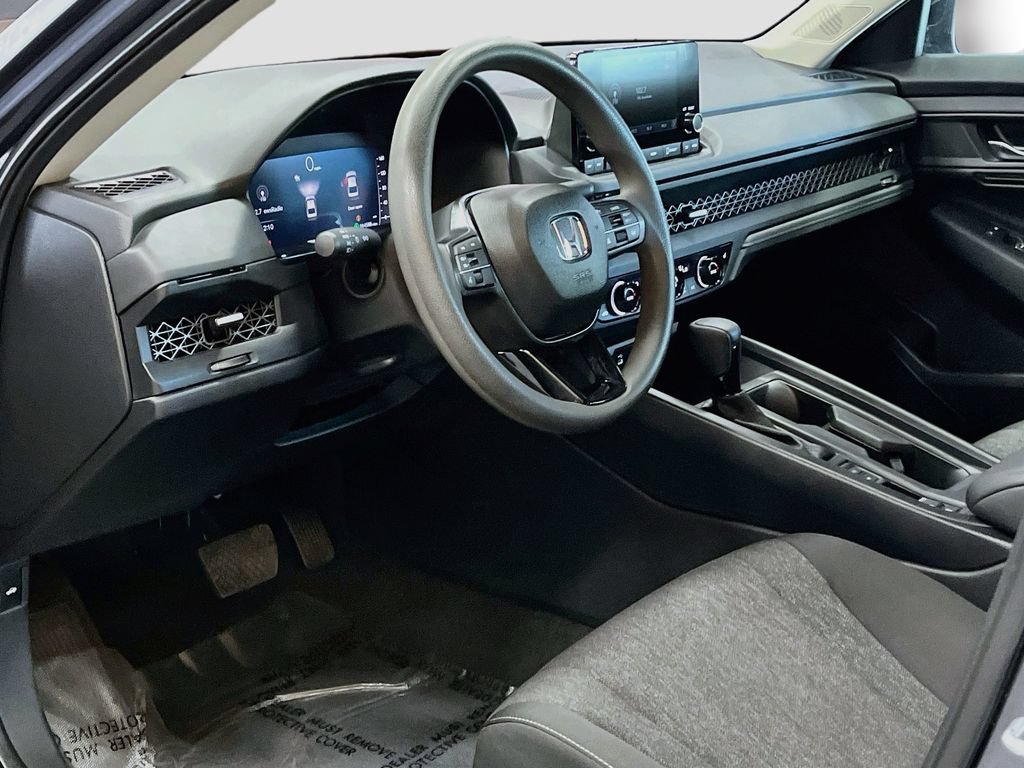 Used 2025 Honda Accord SE image 9