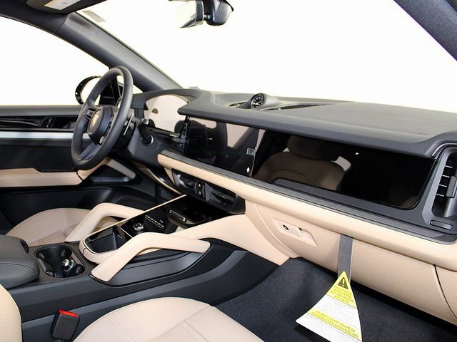 New 2026 Porsche Cayenne Coupe AWD/4WD image 27