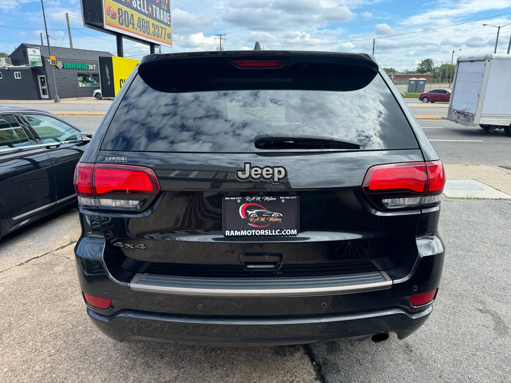 Used 2016 Jeep Grand Cherokee Limited 75th Anniversary image 3