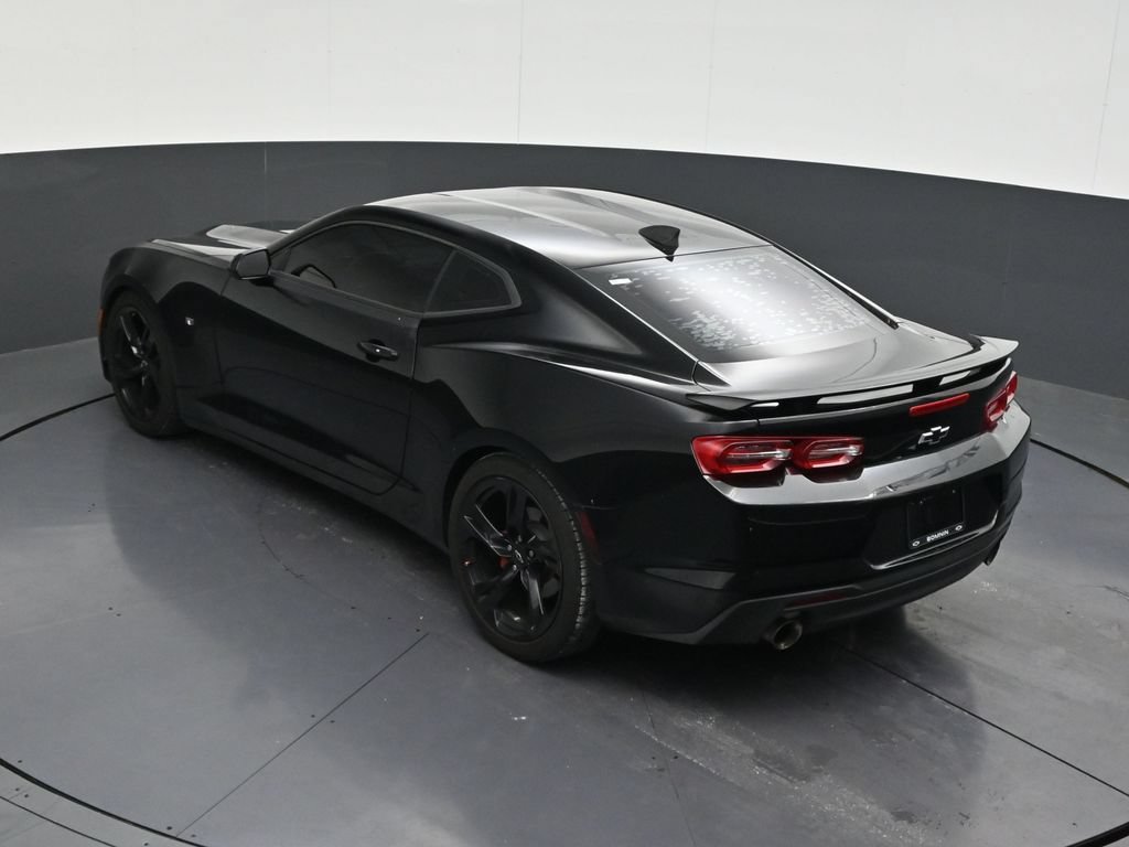 Used 2020 Chevrolet Camaro LT RWD image 17
