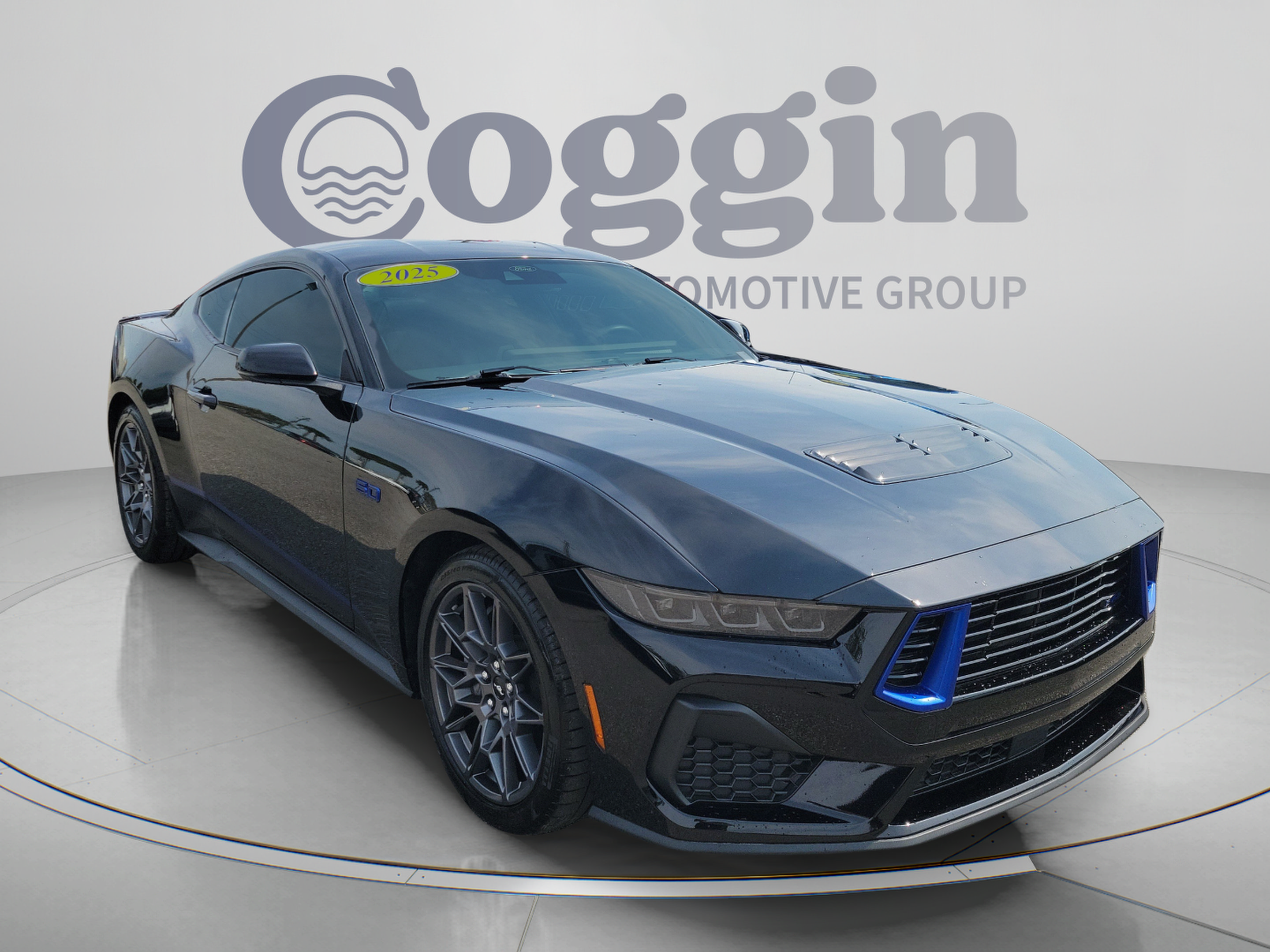 Used 2025 Ford Mustang GT Premium RWD image 4