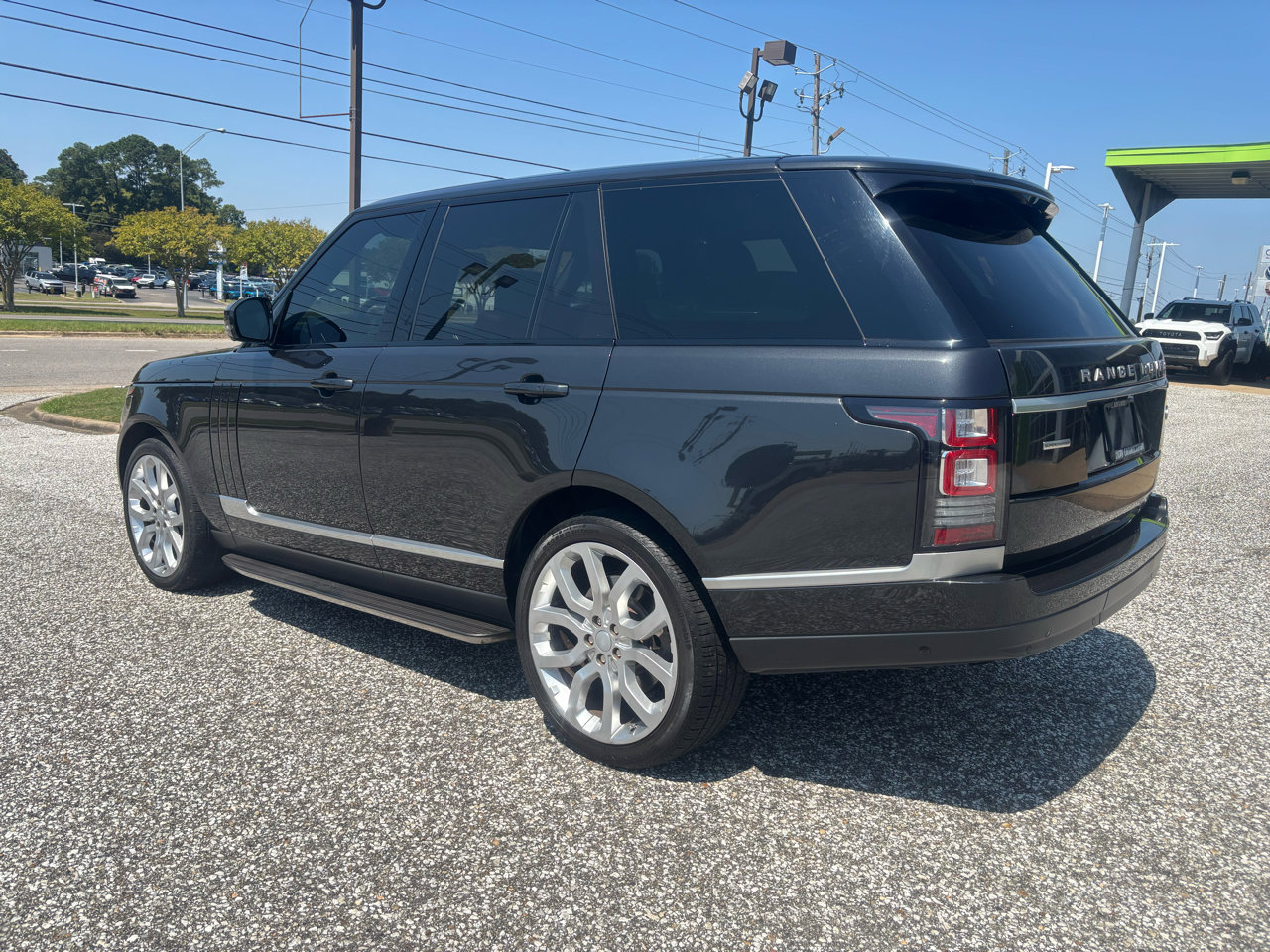 Used 2014 Land Rover Range Rover Supercharged image 3