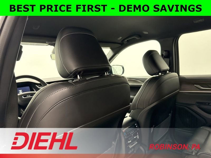 New 2025 Jeep Grand Cherokee L Limited w/ Black Appearance Package AWD/4WD image 21