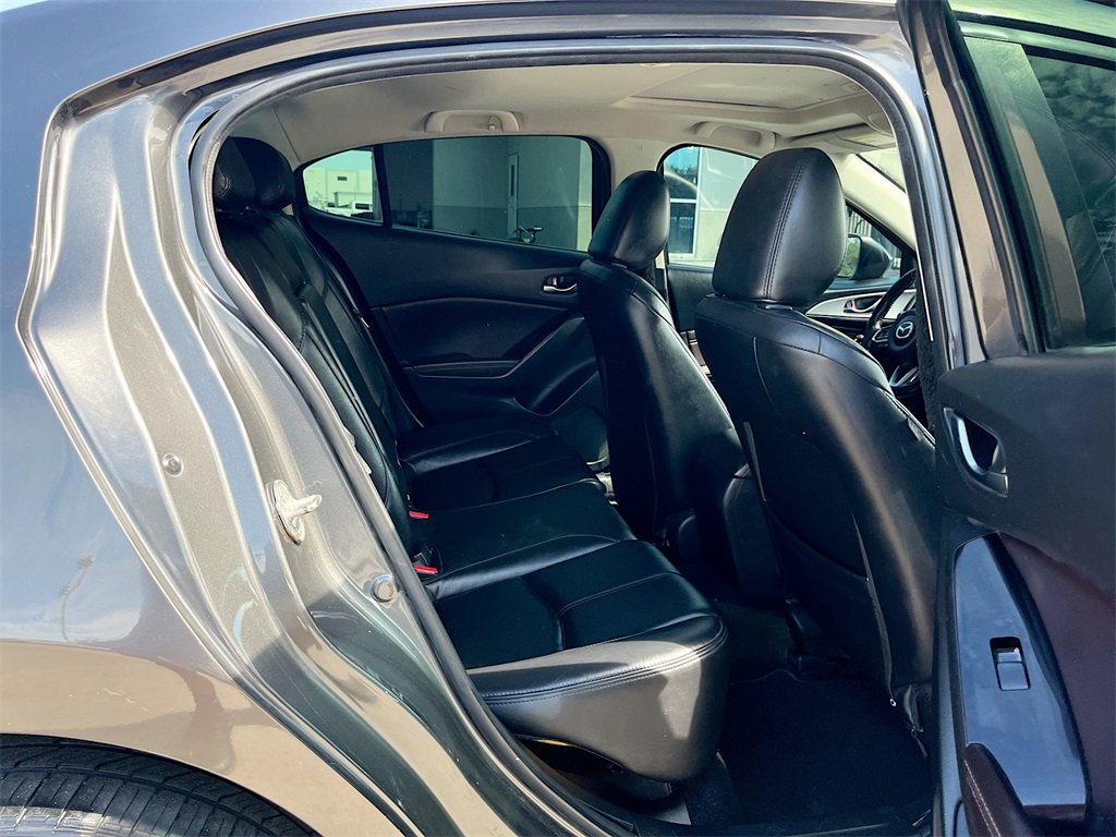 Used 2017 MAZDA MAZDA3 Touring w/ Popular Equipment Package image 26