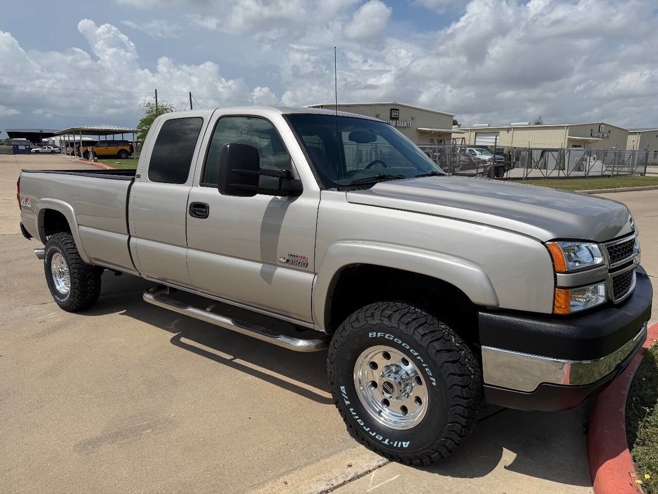 Used 2006 Chevrolet Silverado 3500 LT w/ Heavy-Duty Power Package AWD/4WD image 28