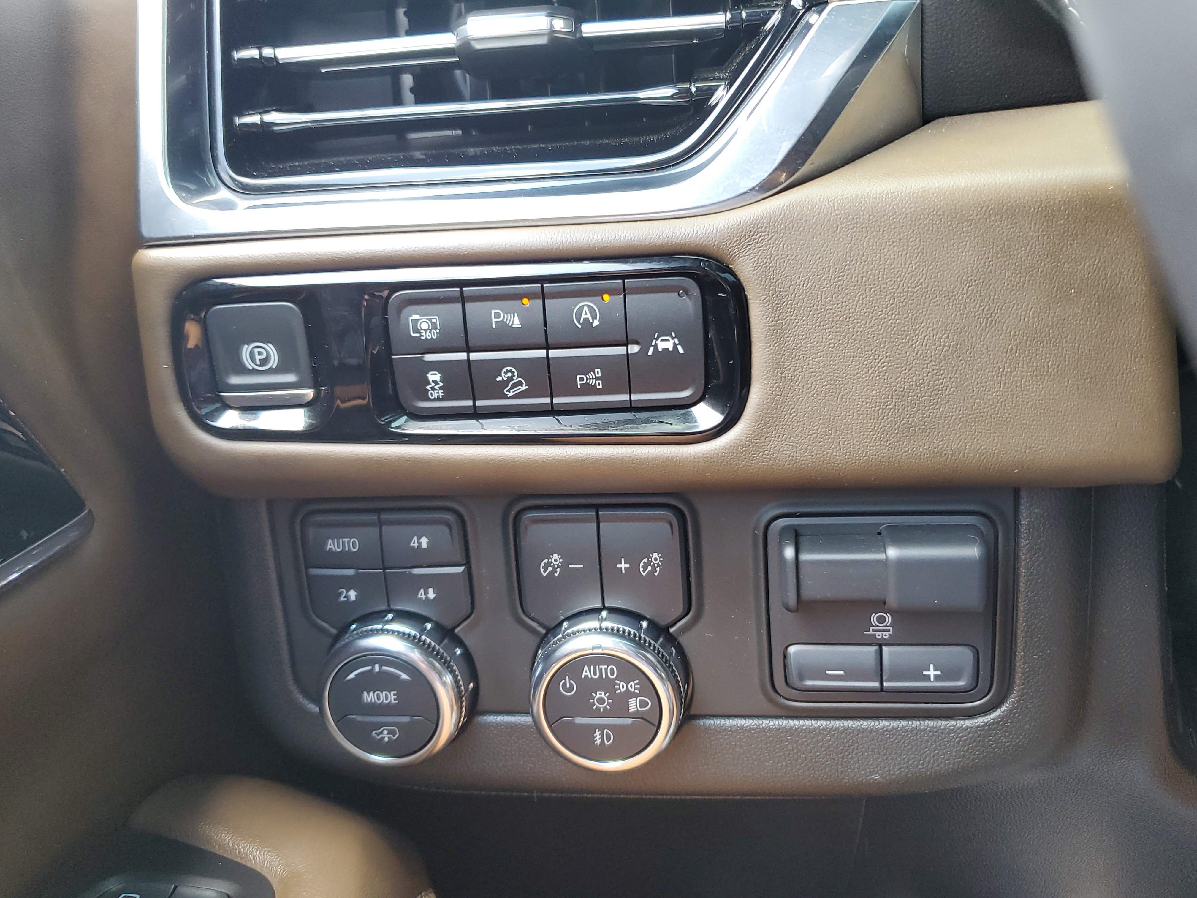 Used 2025 GMC Yukon XL Denali Ultimate AWD/4WD image 22