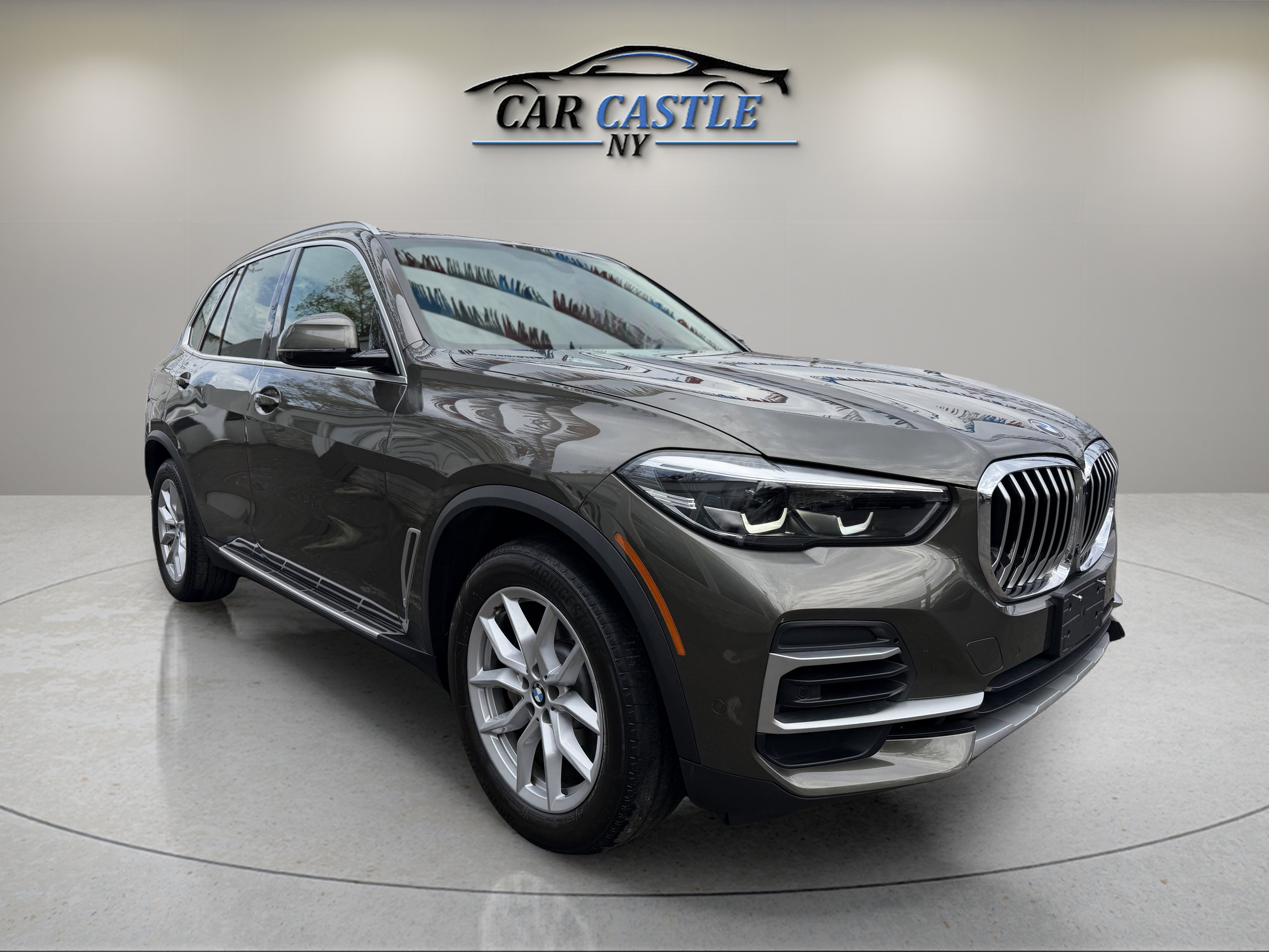 Used 2022 BMW X5 xDrive40i w/ Premium Package AWD/4WD image 4