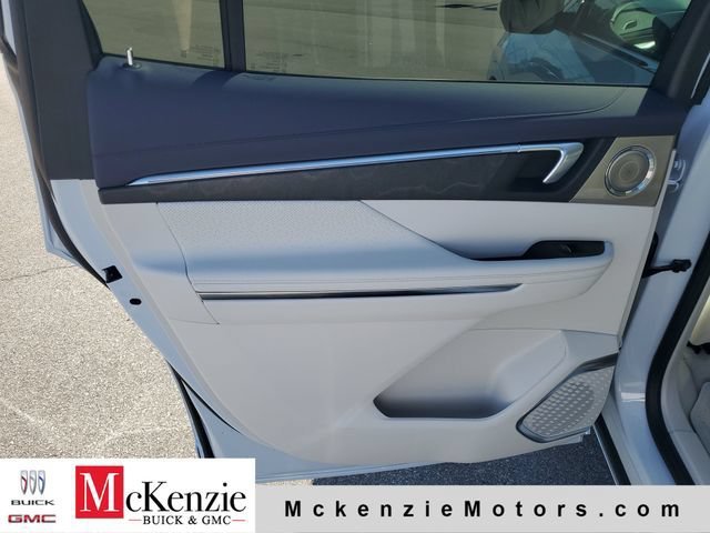 New 2027 Buick Enclave Avenir w/ LPO, Floor Liner Package FWD image 27