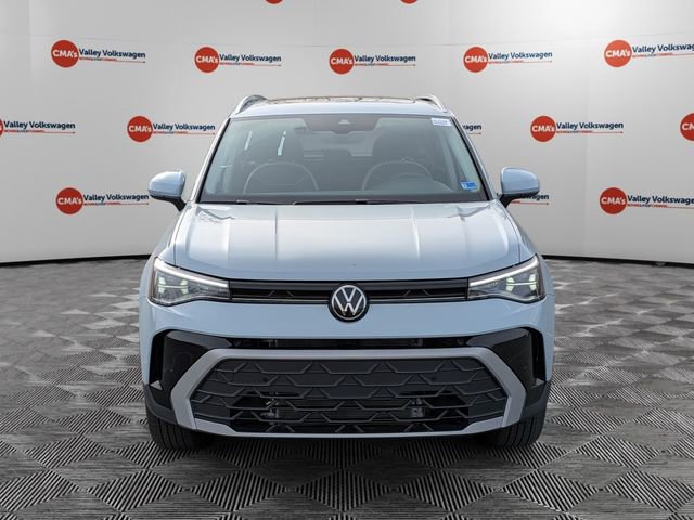 New 2026 Volkswagen Taos SE image 2