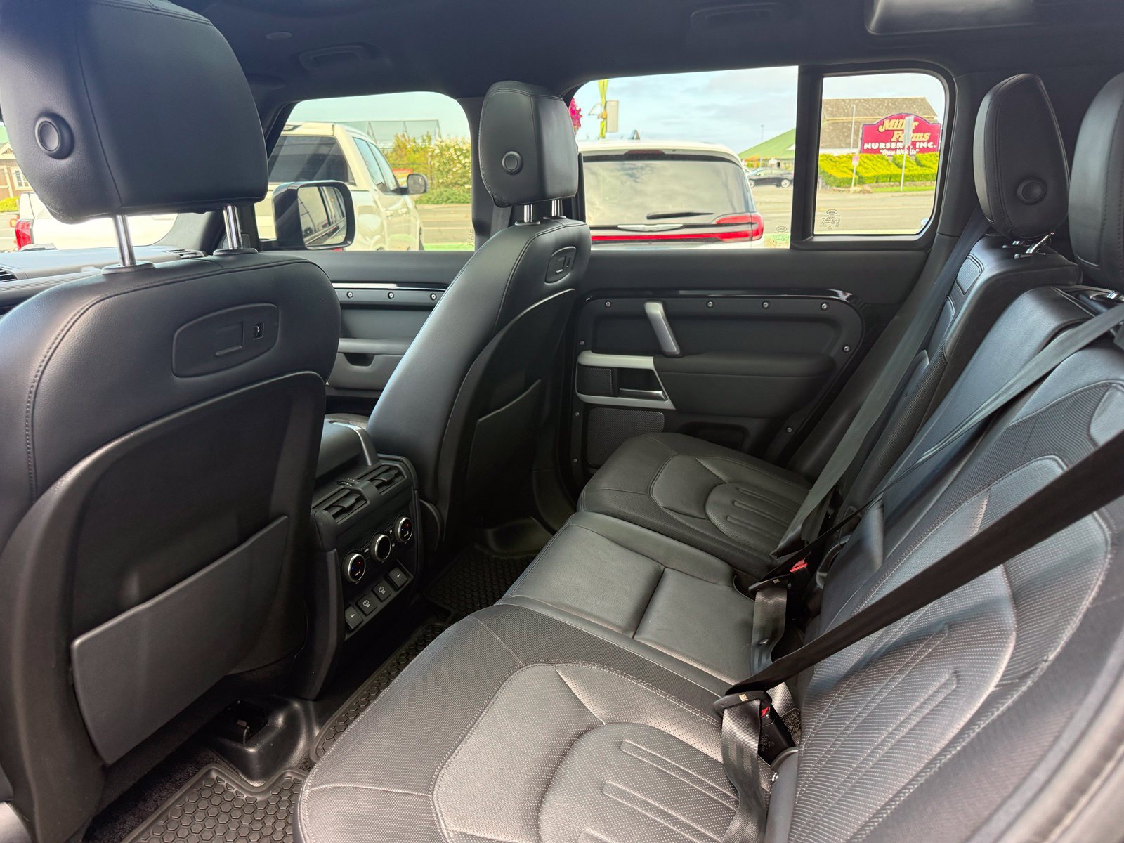 Used 2021 Land Rover Defender 110 X-Dynamic SE AWD/4WD image 31
