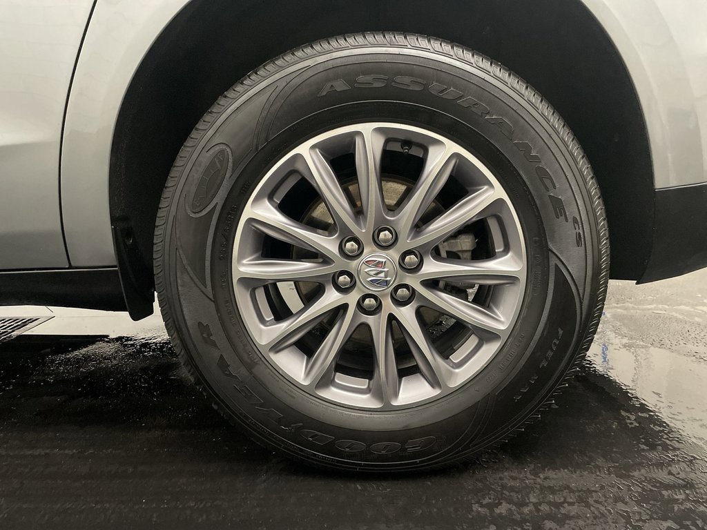 Used 2023 Buick Enclave Essence image 26