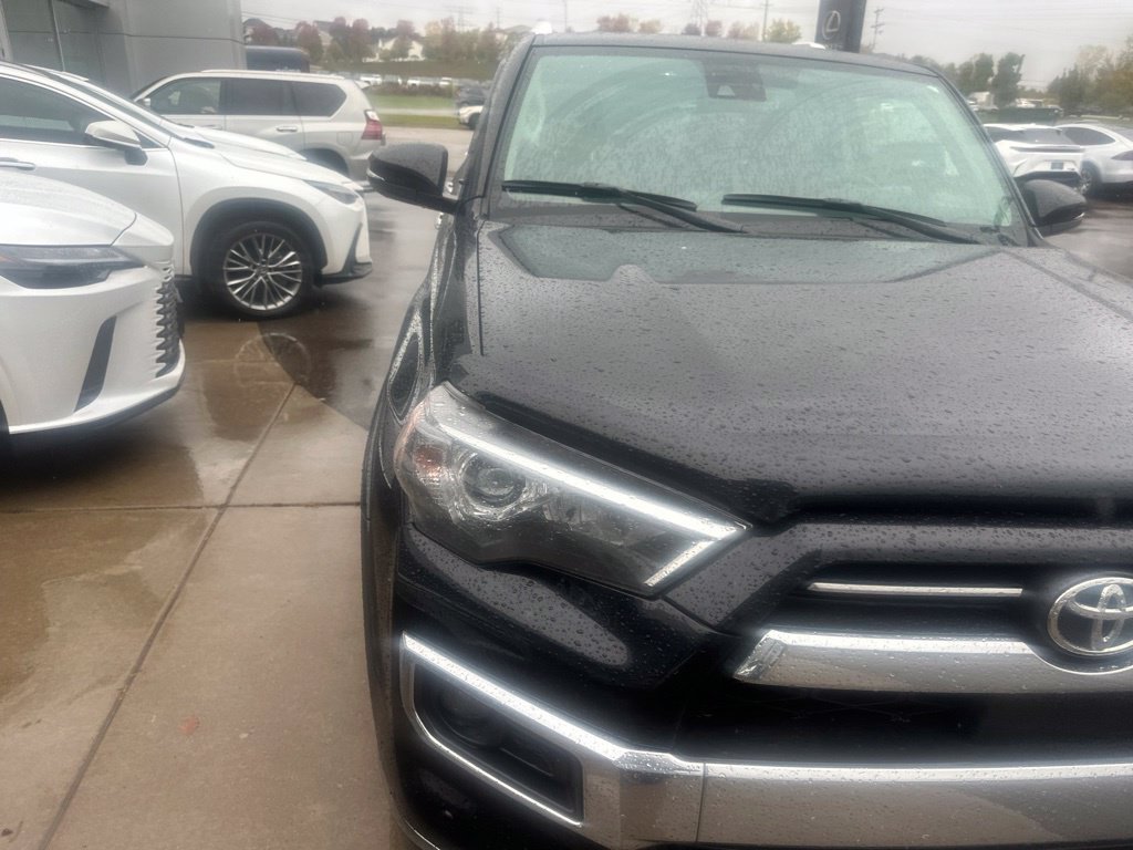 Used 2021 Toyota 4Runner Limited AWD/4WD image 7