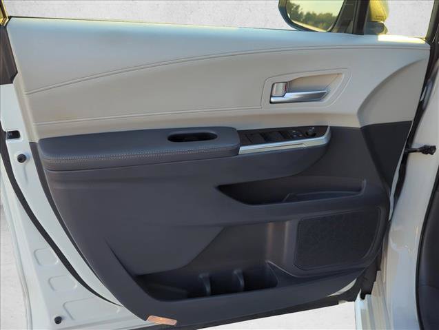 Used 2021 Toyota Sienna XLE AWD/4WD image 6