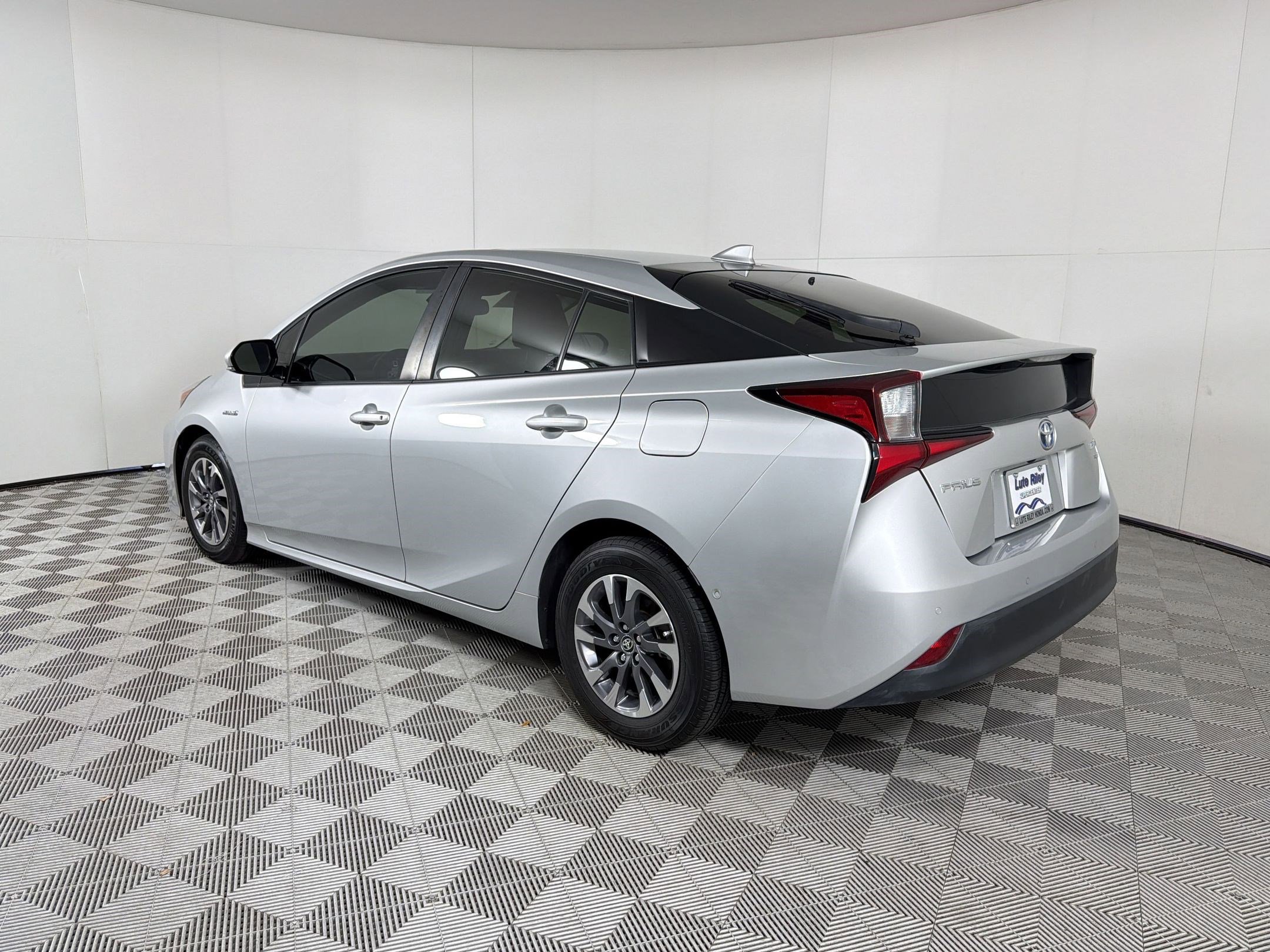 Used 2019 Toyota Prius XLE w/ Advanced Technology Package image 3