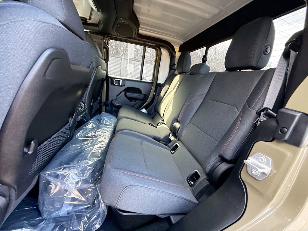 New 2026 Jeep Gladiator Rubicon w/ Steel Power Dome Hood Package AWD/4WD image 26