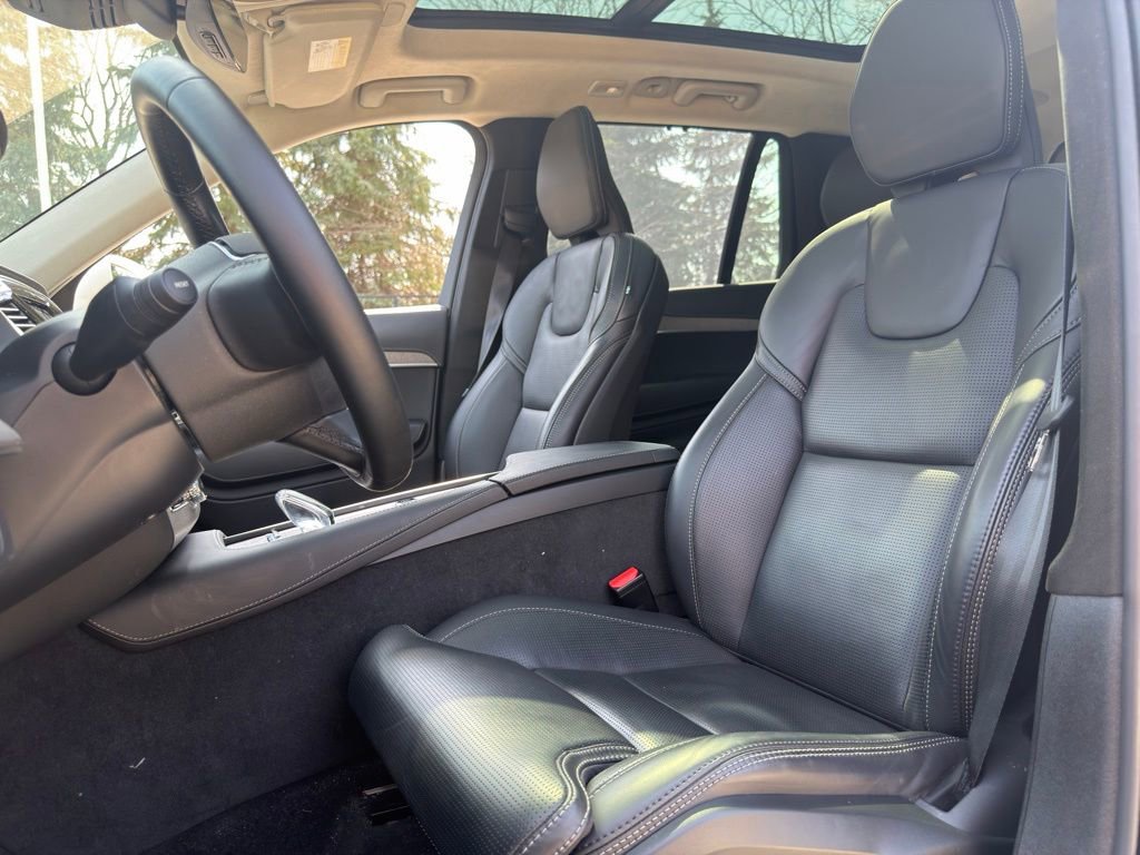 Used 2024 Volvo XC90 T8 Ultimate w/ Lounge Package image 33