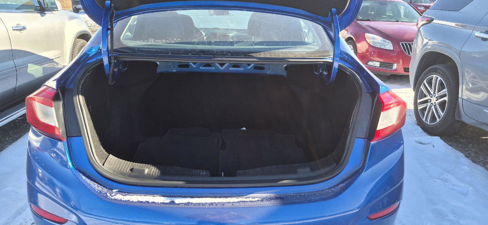 Used 2018 Chevrolet Cruze LT image 5