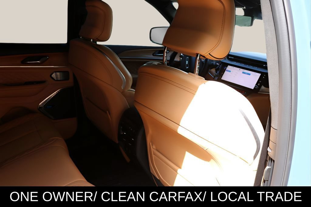 Used 2026 Jeep Grand Cherokee Summit w/ Obsidian Package AWD/4WD image 19