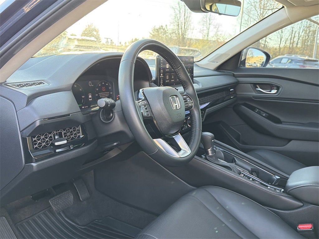 Used 2024 Honda Accord Touring image 10