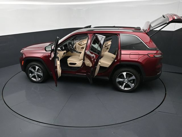 Used 2024 Jeep Grand Cherokee Limited 4xe w/ Luxury Tech Group II AWD/4WD image 27