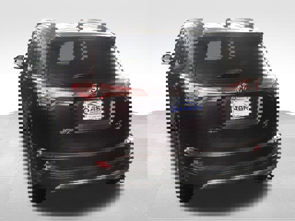 Used 2018 Toyota RAV4 XLE image 6