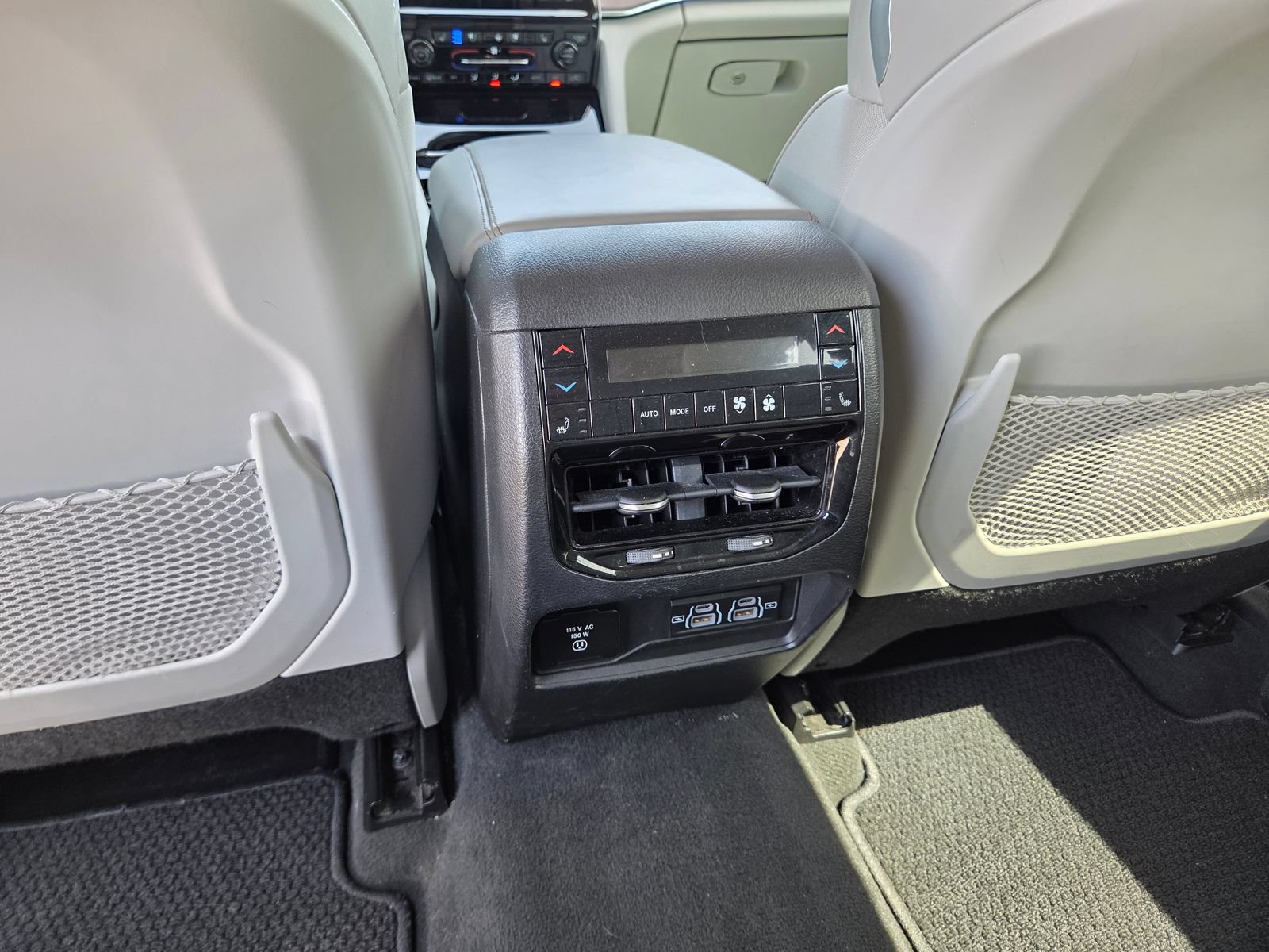 Used 2022 Jeep Grand Cherokee Summit RWD image 20