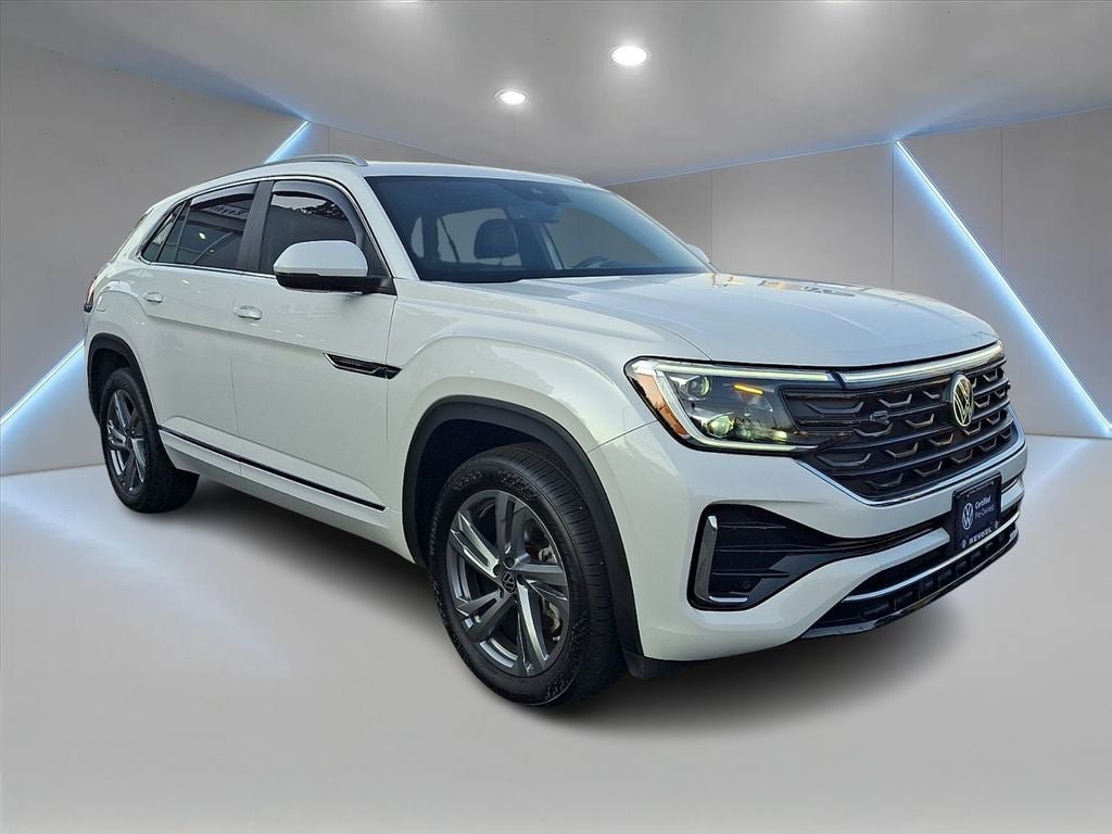 Used 2024 Volkswagen Atlas Cross Sport SEL R-Line AWD/4WD image 3